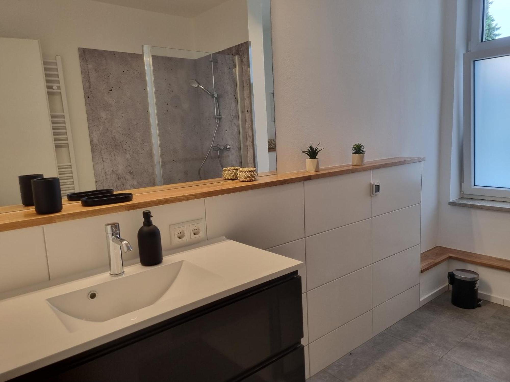 Maremar - Style-Loft Am Ferberturm - 2 Schlafzimmer - Luxus Boxspringbett - Arbeitsplaetze - Highspeed Wlan 格拉 外观 照片